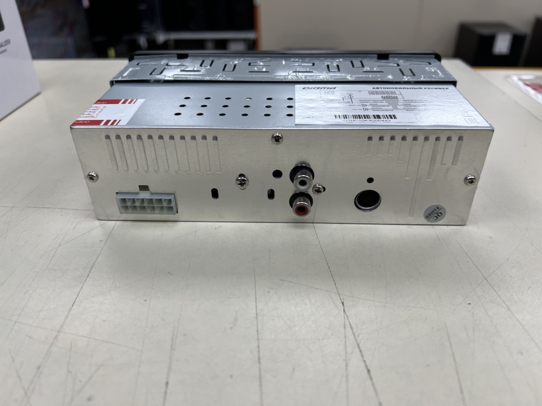 Автомагнитола Digma DCR-400G