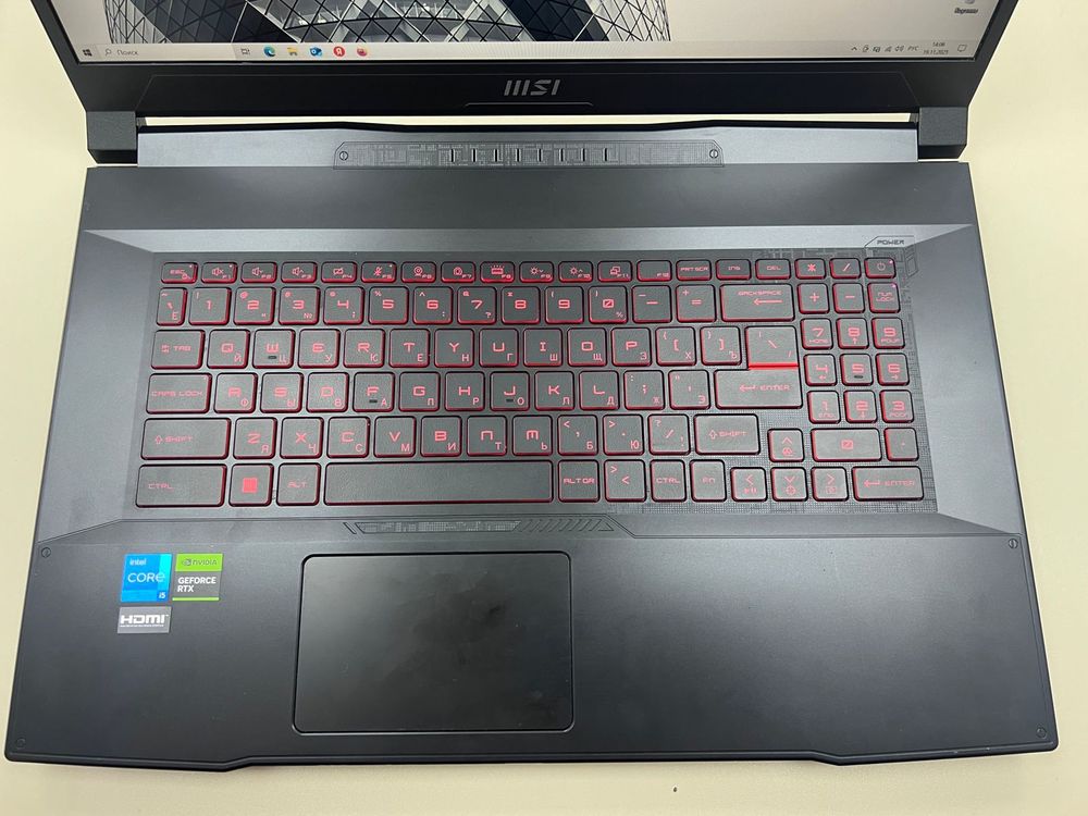 Ноутбук MSI B11UCX-897XRU; Core i5-11260H, GeForce RTX 2050, 8 Гб, 512 GB, Нет