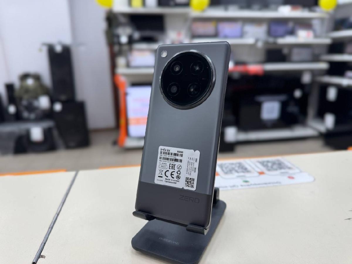 Смартфон Infinix ZERO 40 5G 8/256