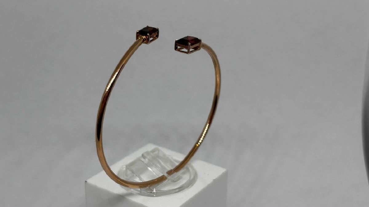 БРАСЛЕТ ЖЕСТКИЙ С КАМНЯМИ (Au 585)