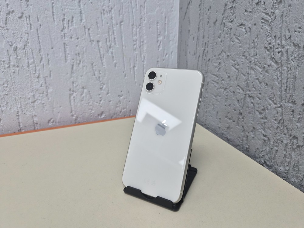 Смартфон Apple iPhone 11 64Gb
