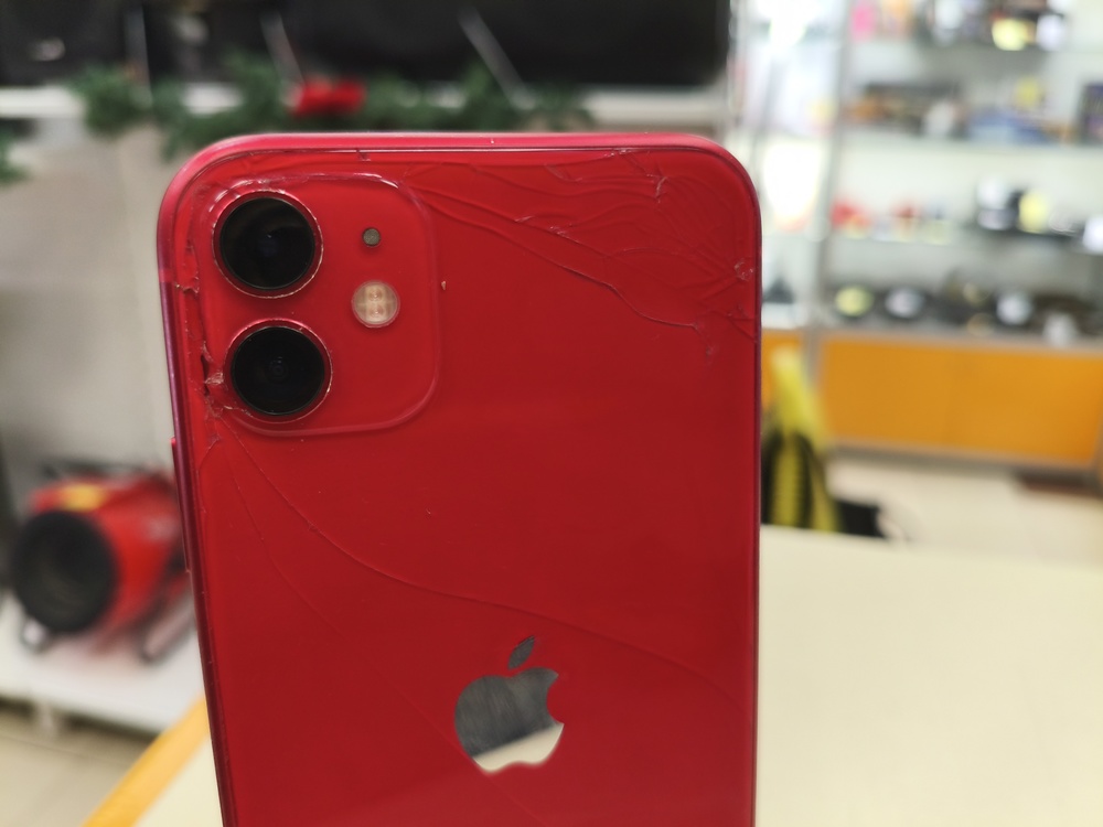 Смартфон Apple iPhone 11 64Gb