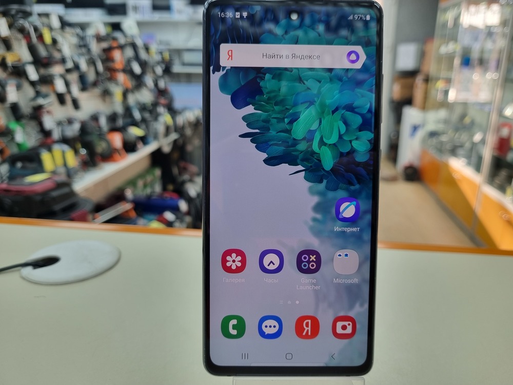 Смартфон Samsung Galaxy S20 FE 6/128