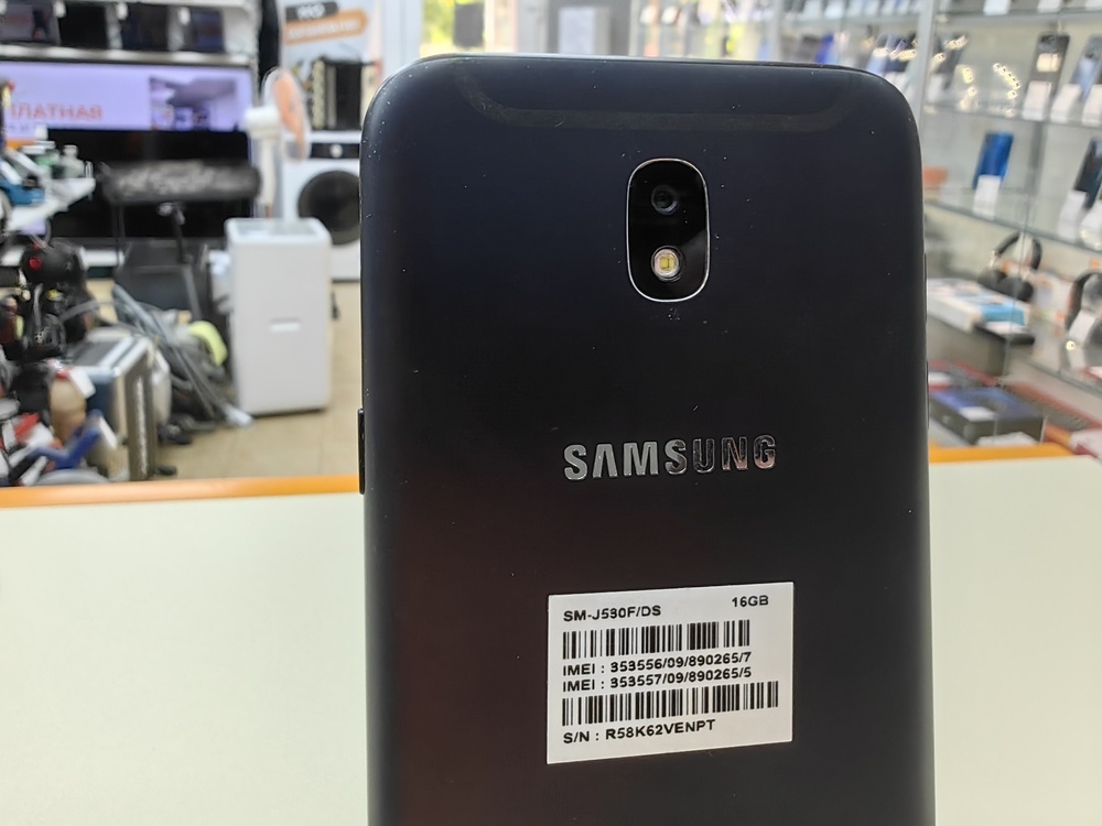 Смартфон Samsung Galaxy J5 2016 2/16