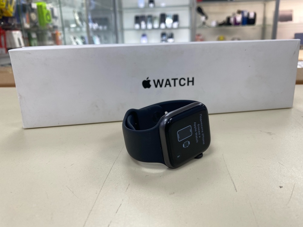 Смарт-часы Apple Watch SE 2020 44mm