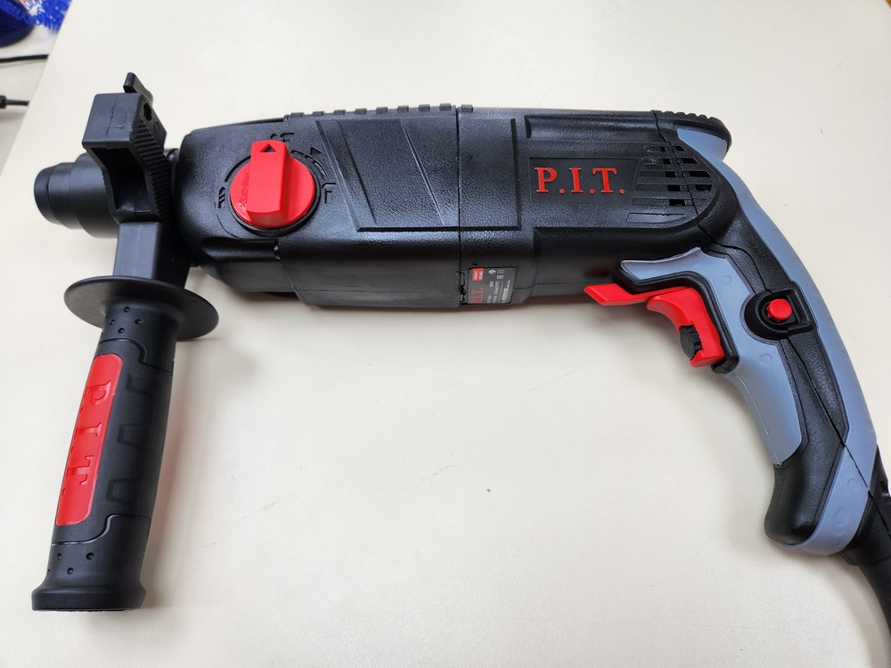 Перфоратор P.I.T. PBH24-C