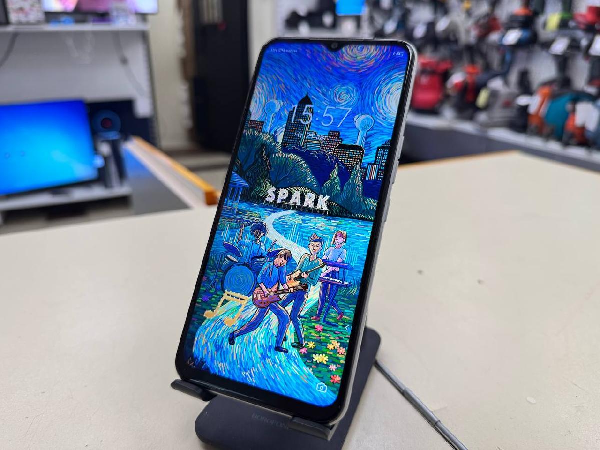 Смартфон Tecno Spark 8C 4/64