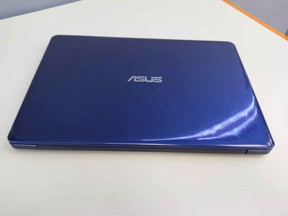 Ноутбук ASUS e203m; Celeron N4000, HD Graphics, 4 Гб, Нет, 32 Гб