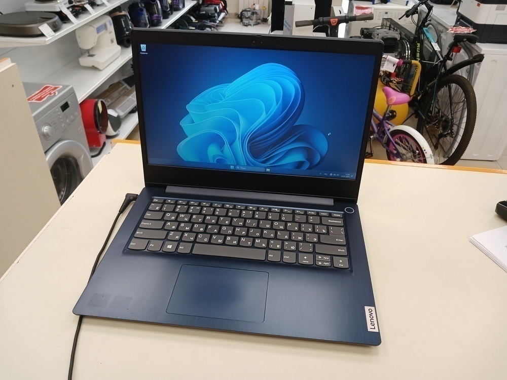 Ноутбук Lenovo; Ryzen 5 3500U, HD Graphics, 8 Гб, 256 Гб, Нет