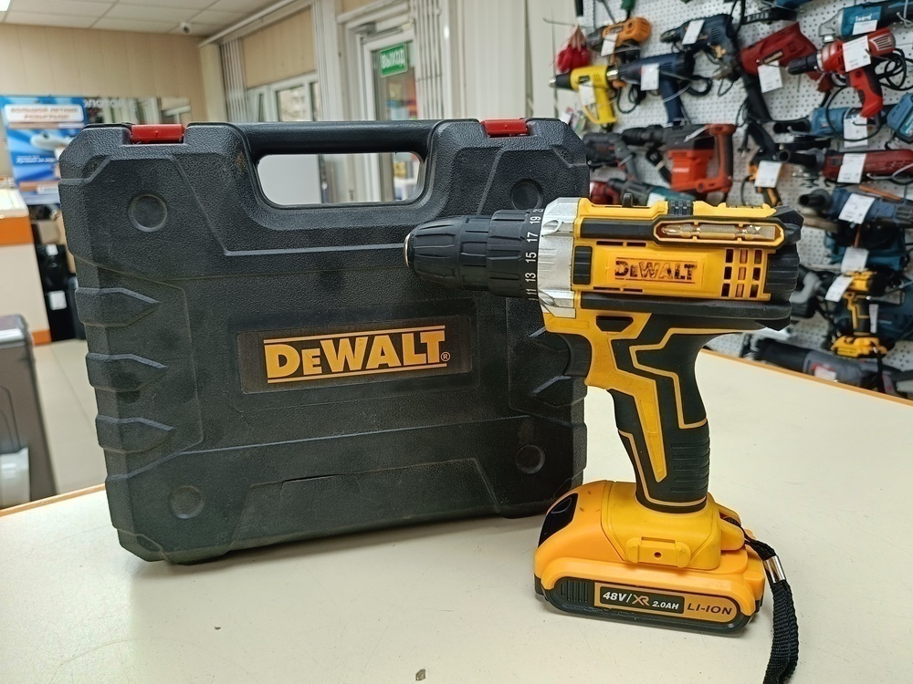 Шуруповерт Dewalt 18V