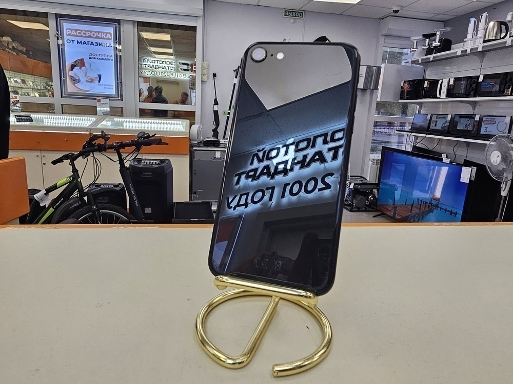 Смартфон Apple iPhone SE 2020 64Gb