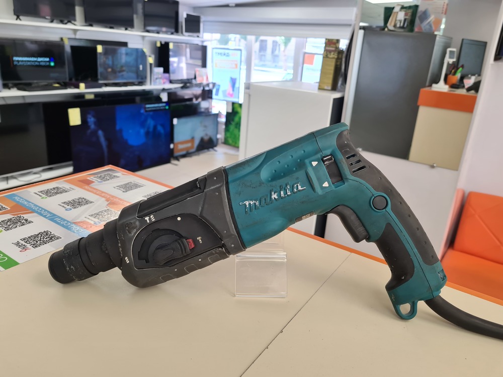 Перфоратор Makita HR2470