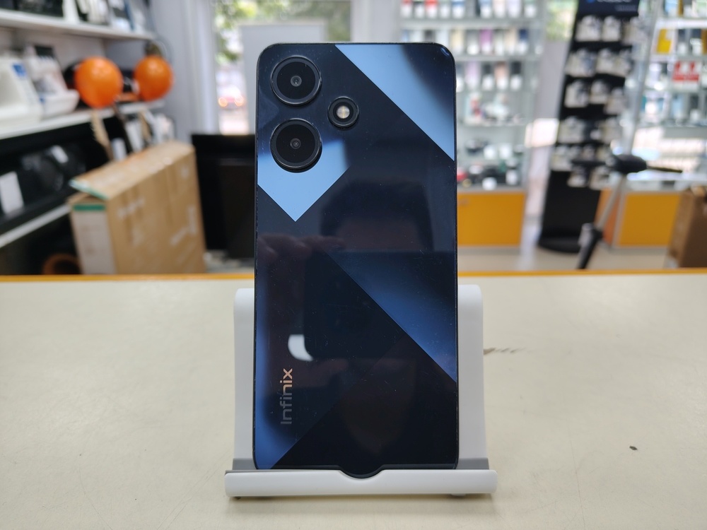 Смартфон Infinix HOT 30i 4/64