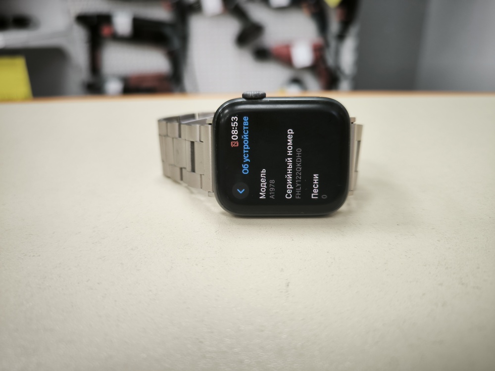 Смарт-часы Apple Watch Series 4 44 мм