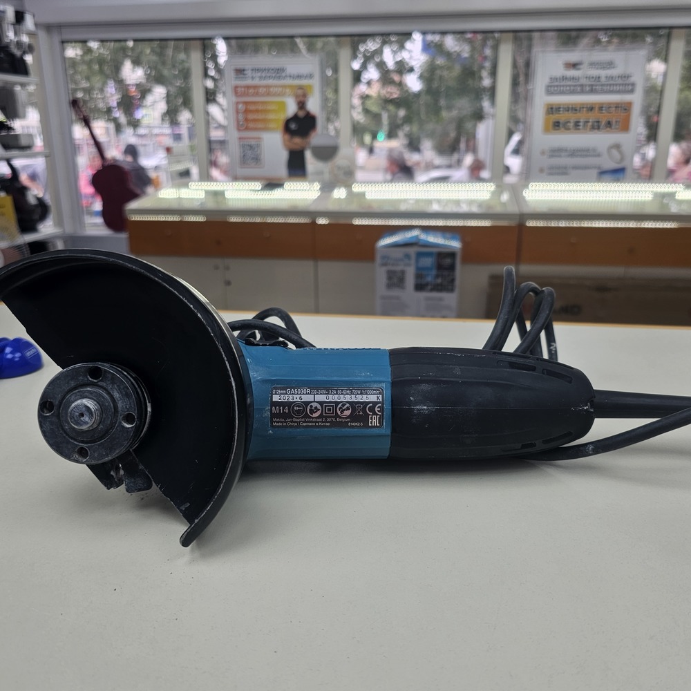 Угловая шлифмашина Makita GA5030R