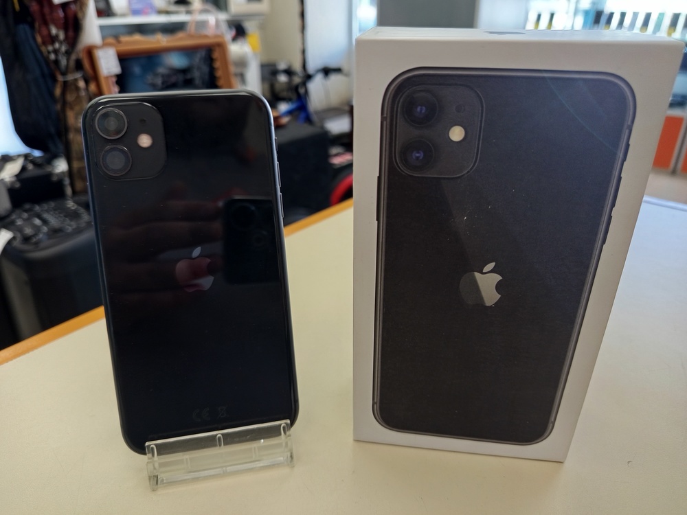 Смартфон Apple iPhone 11 64Gb