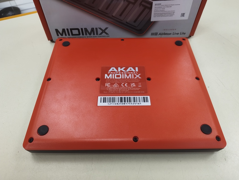 DJ контроллер AKAI professional midi mix
