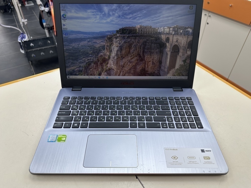 Ноутбук ASUS X542U; Core i3-7100U, GeForce 940MX, 8 Гб, Нет, 1 Tb