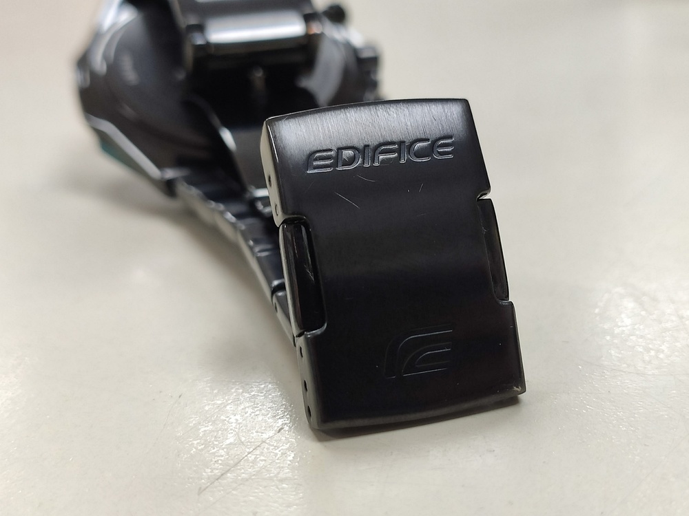 Часы наручные Casio EQB-1100XDC-1A