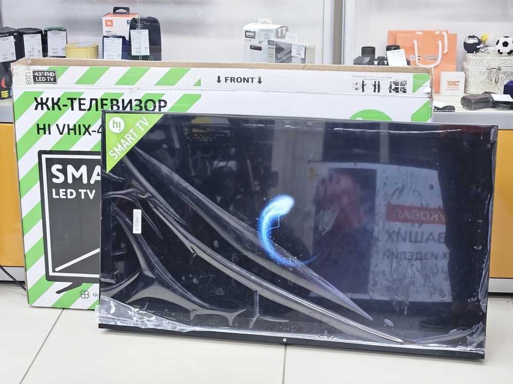 LED Телевизор HI VHIX-43F239MSA