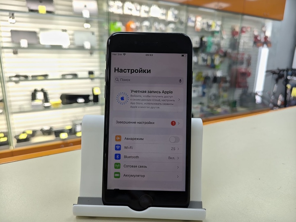 Смартфон Apple iPhone SE 2020 64Gb