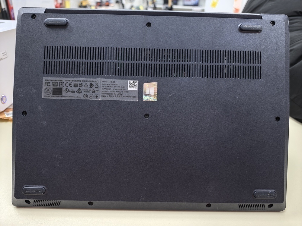 Ноутбук Lenovo; Ryzen 5 3500U, Radeon Vega 8, 8 Гб, 240 Гб, Нет