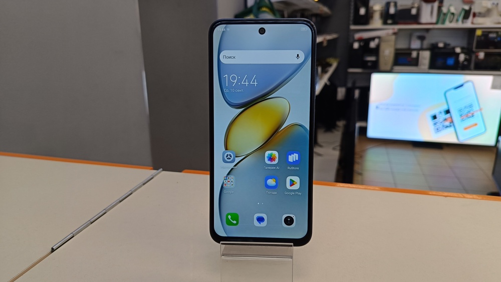 Смартфон Tecno Spark Go1 4/128