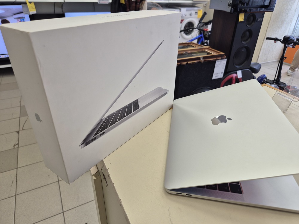 Ноутбук Apple MacBook Pro 13 (A1708)