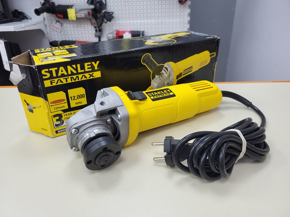 Угловая шлифмашина Stanley FMEG625