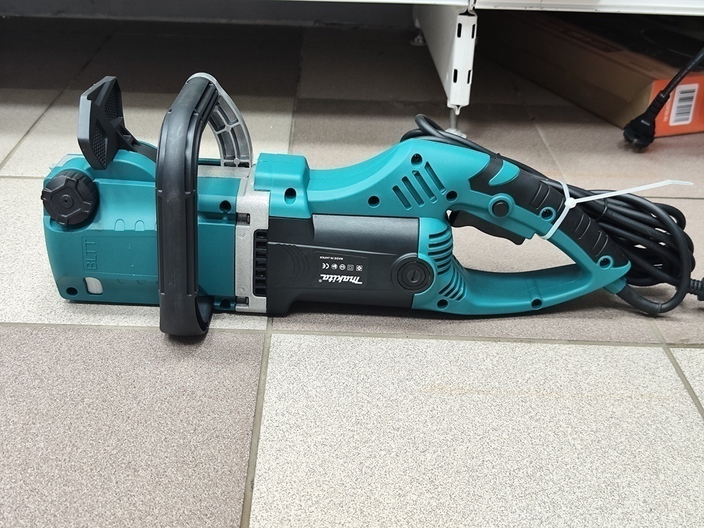 Электропила Makita UC4042ASP