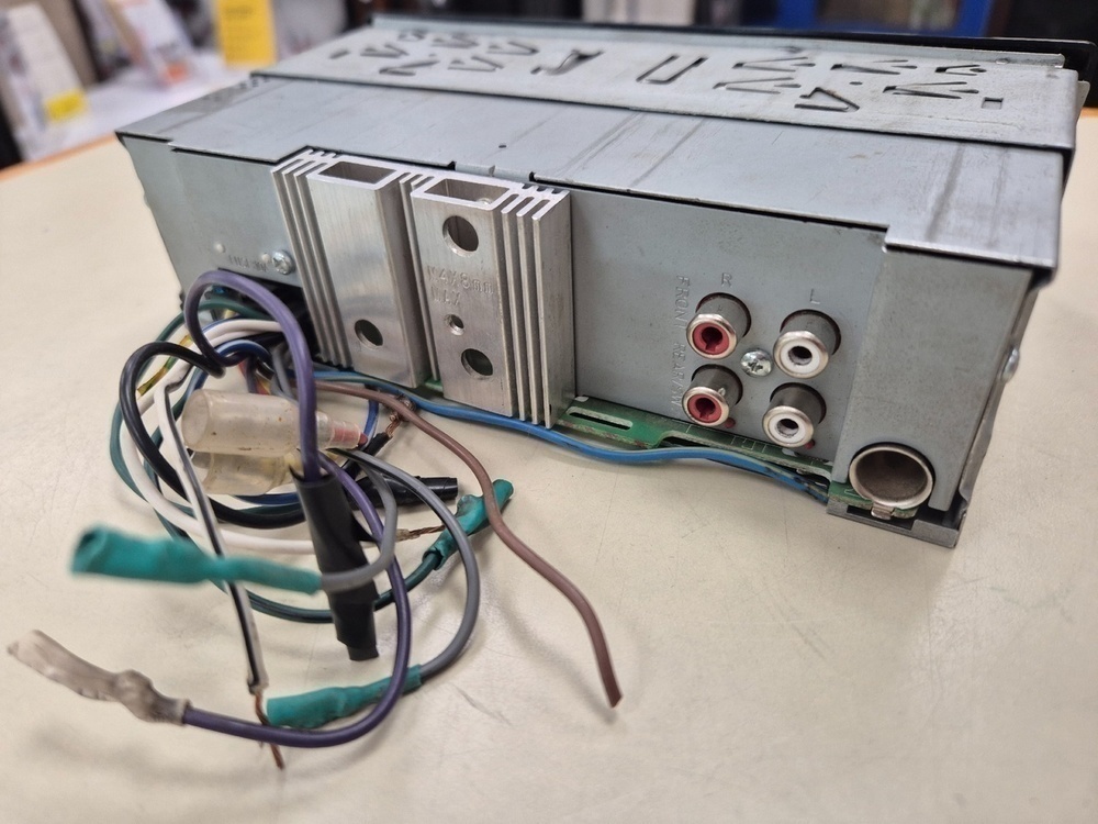 Автомагнитола Kenwood KMM-125