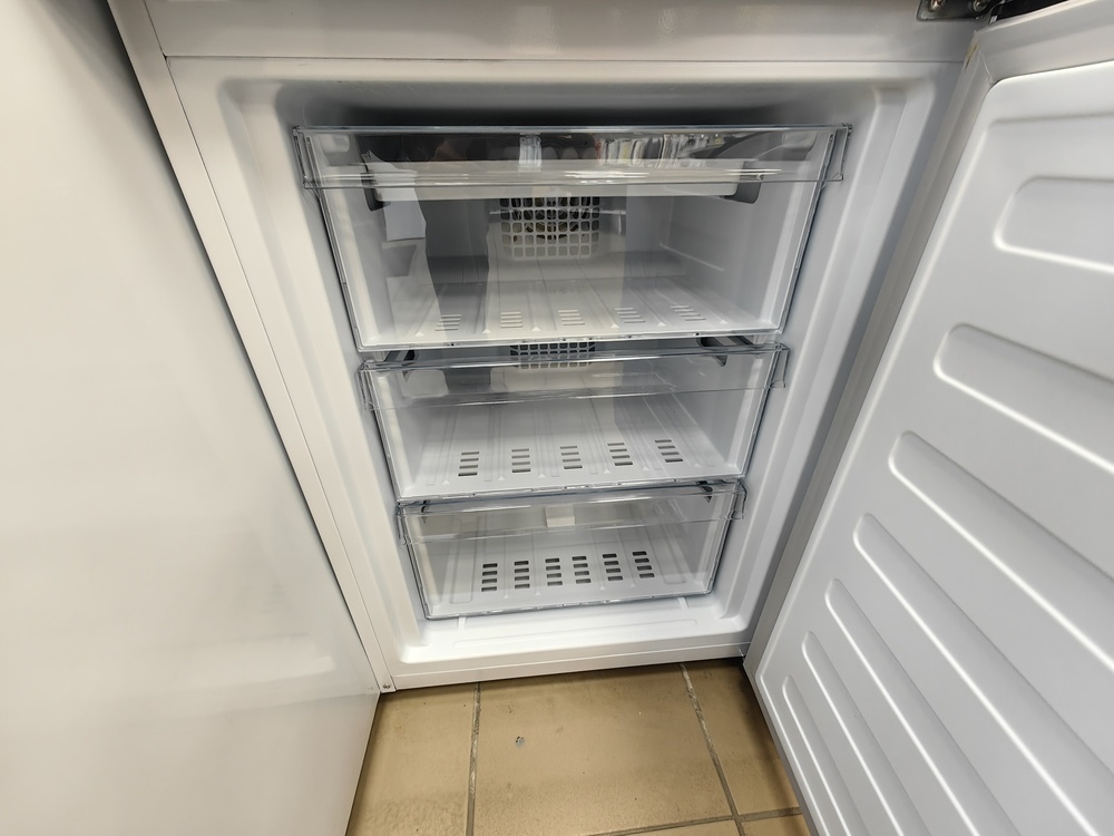 Холодильник Beko B3R0CNK312HW