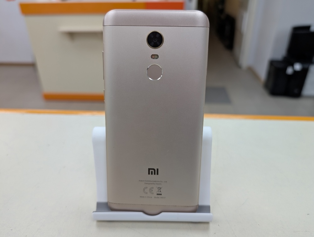 Смартфон Xiaomi Redmi 5 Plus 3/32