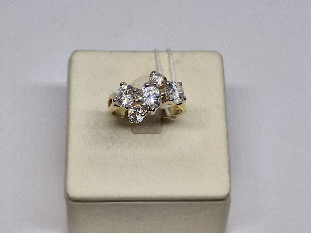 КОЛЬЦО С КАМНЯМИ (Au 585)