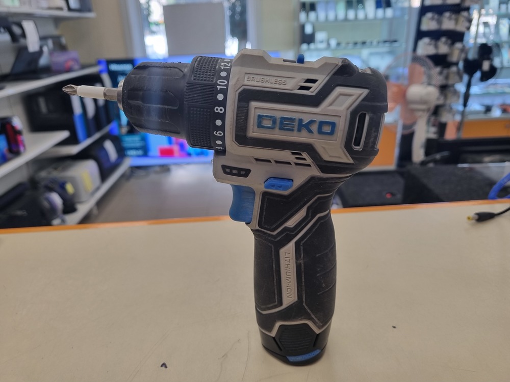 Шуруповерт Deko Sharker 12V PRO