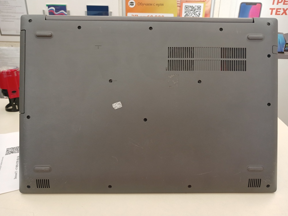 Ноутбук Lenovo; Core i5-8250U, HD Graphics, 8 Гб, 256 Гб, Нет