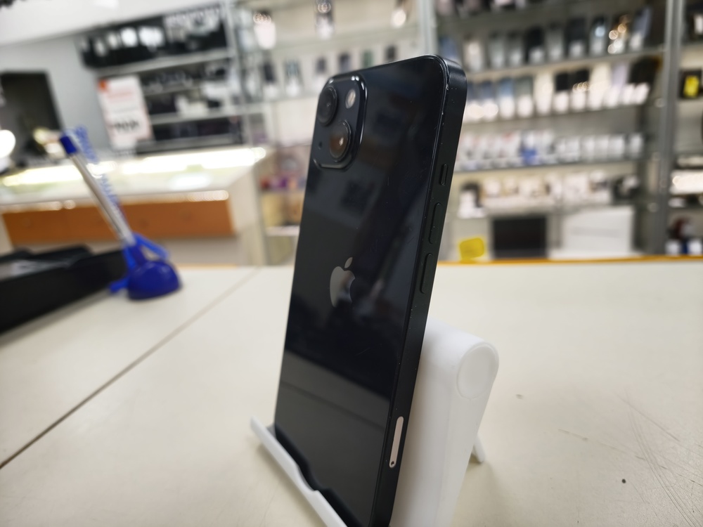Смартфон Apple iPhone 13 128Gb