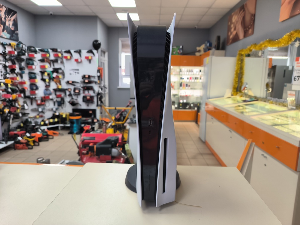 Игровая приставка PlayStation 5 825Gb (С дисководом)