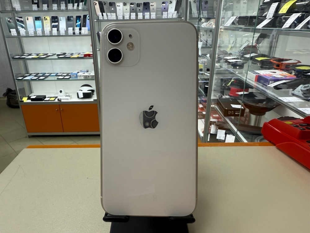 Смартфон Apple iPhone 11 64Gb