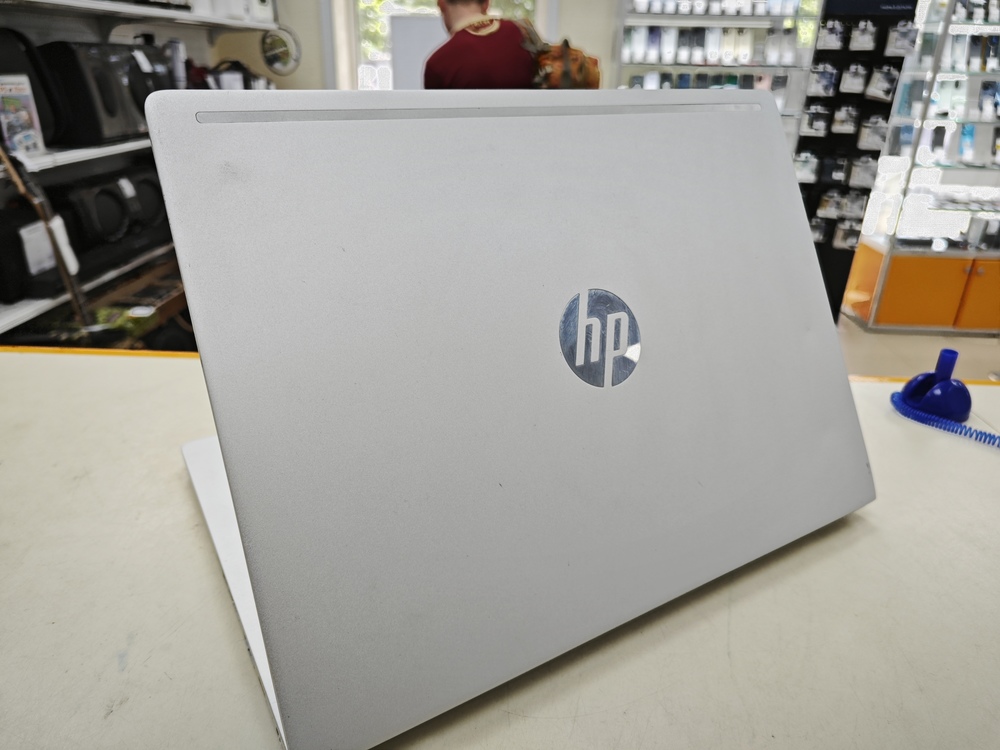 Ноутбук HP; Core i5-8265U, Intel HD Graphics 620, 16 Гб, 240 Гб, Нет
