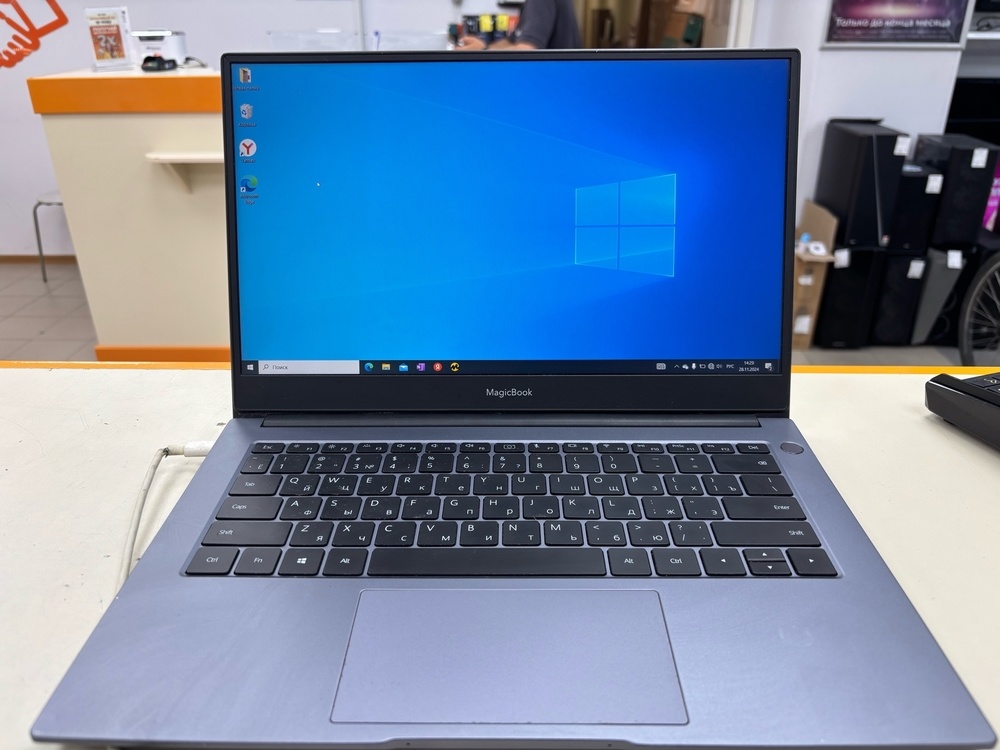 Ноутбук Honor; Ryzen 5 3500U, Radeon Vega 8, 8 Гб, 240 Гб, Нет