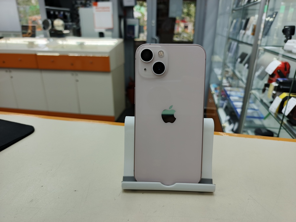 Смартфон Apple iPhone 13 128Gb