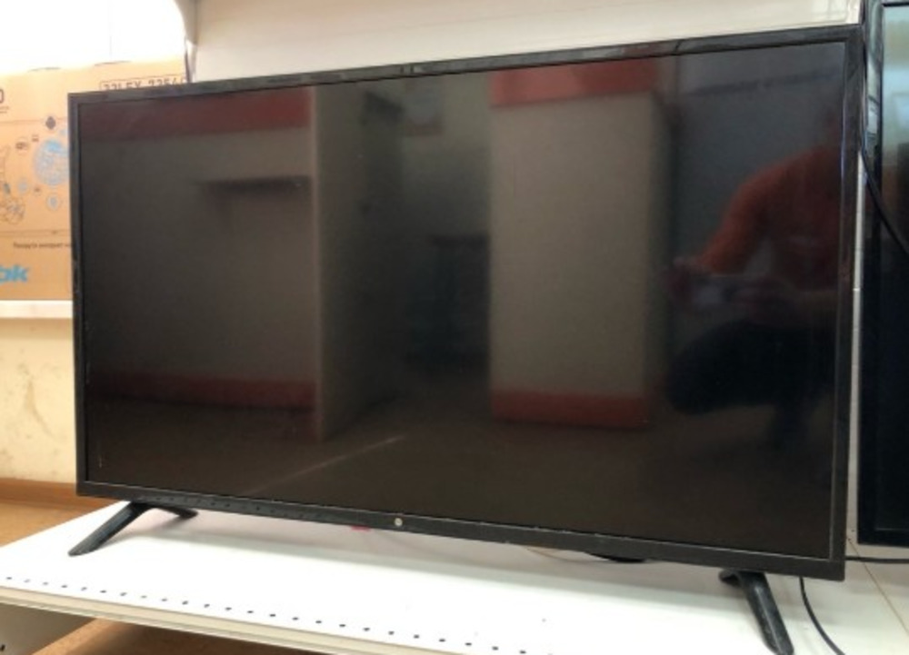 LED Телевизор HI VHIX-40F152MSY