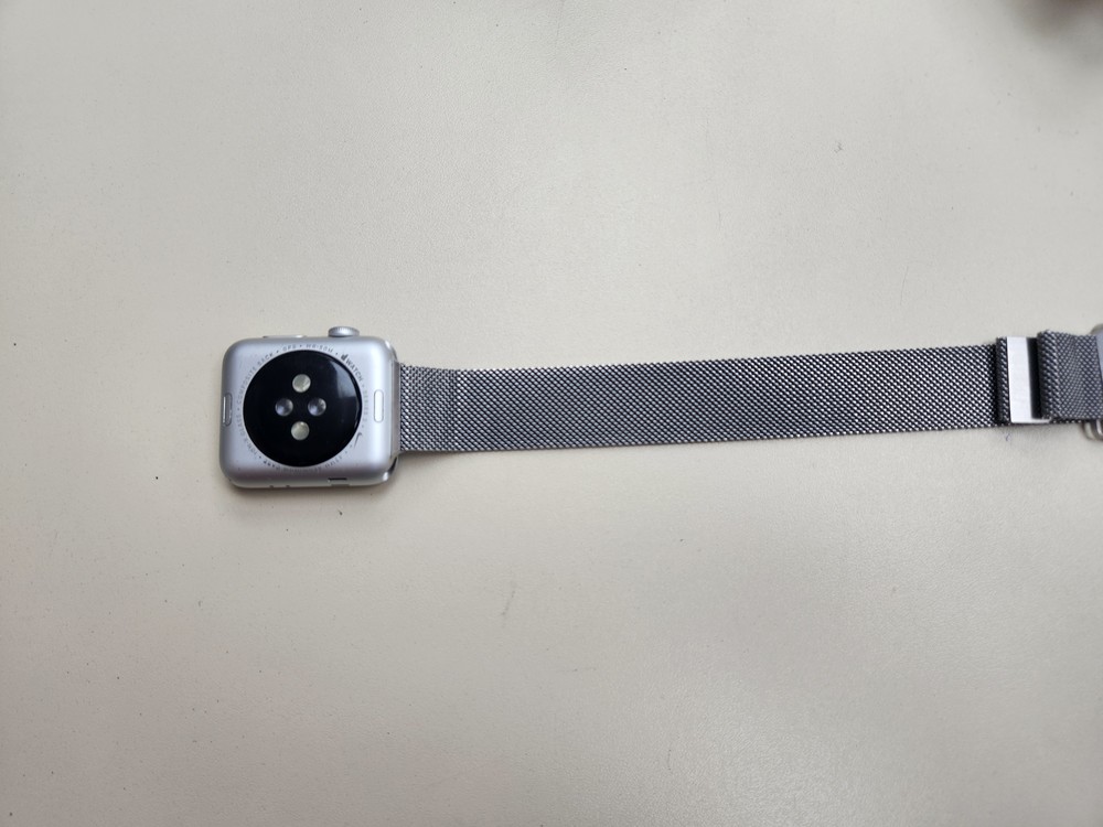 Смарт-часы Apple Watch Series 3 42 мм