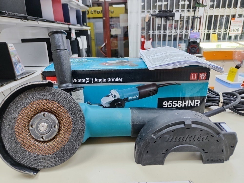 Угловая шлифмашина Makita 9558HNR