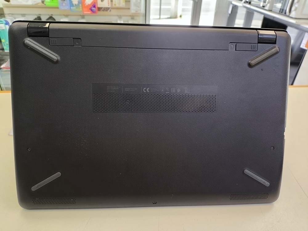 Ноутбук HP 15-rb012ur; E2-9000e, Radeon R2 series, 4 Гб, Нет, 500 Гб