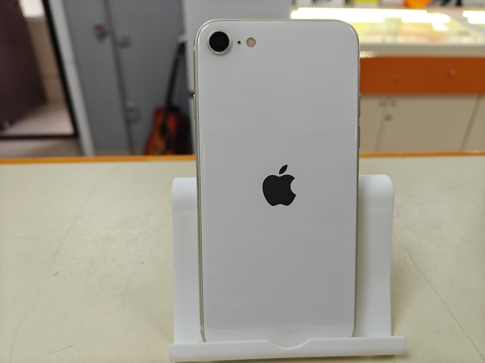 Смартфон Apple Iphone SE 2022 64GB