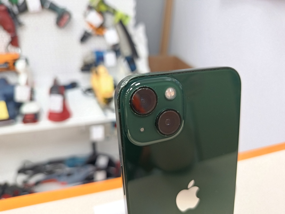Смартфон Apple iPhone 13 128Gb