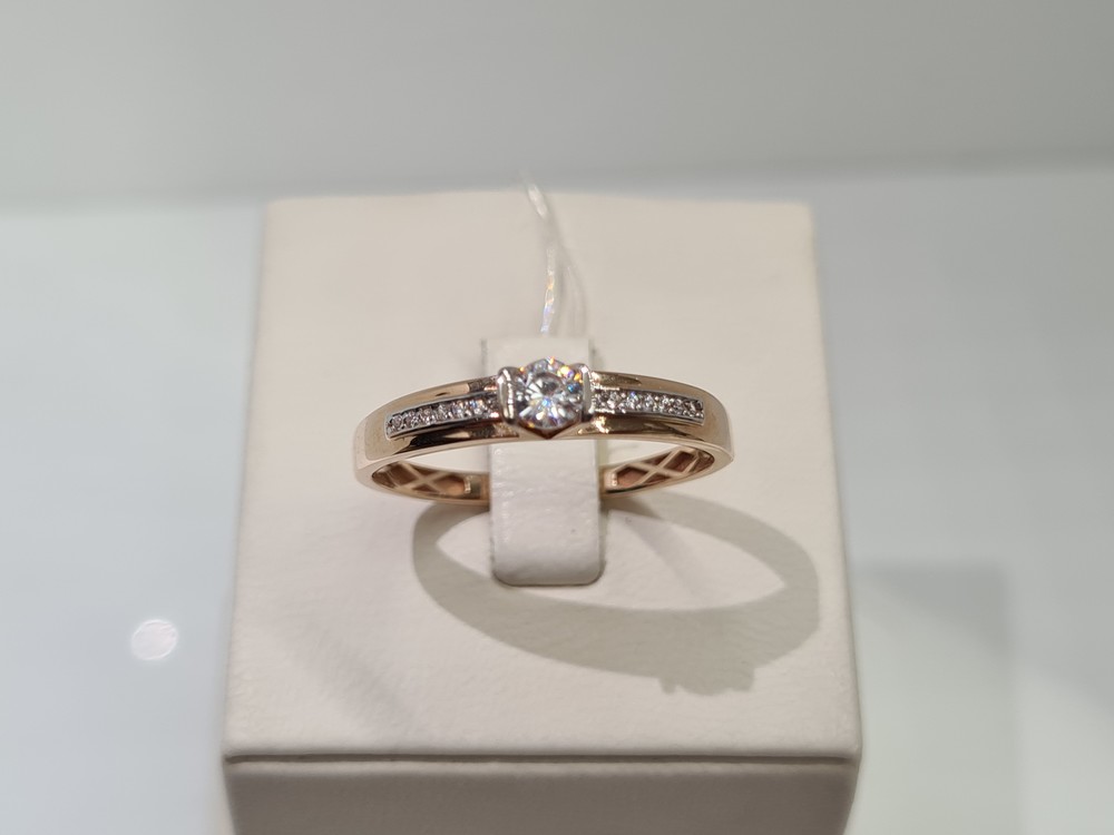 01-6543 КОЛЬЦО С КАМНЯМИ (Au 585)