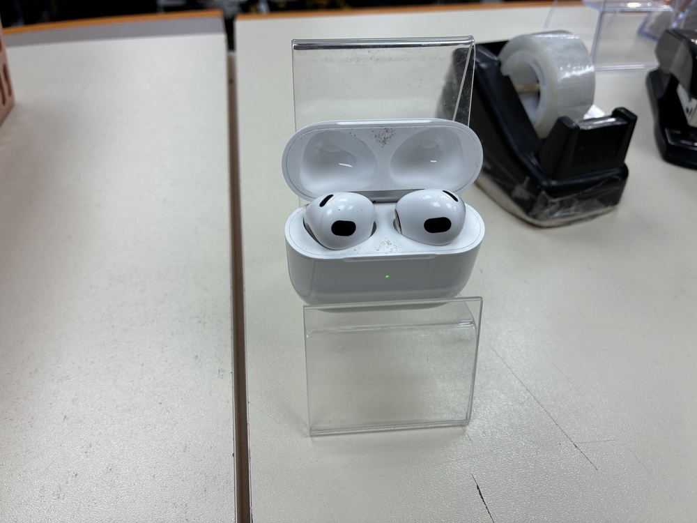 Наушники беспроводные Apple AirPods 3 Lightning